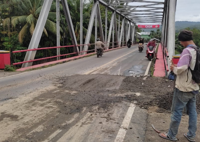 Satker PJN Lakukan Penanganan Darurat di Jembatan Way Laay   