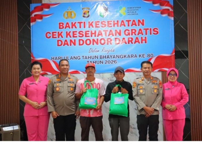 Polresta Bandar Lampung Bagikan Ratusan Sembako dalam Rangka Hari Bhayangkara