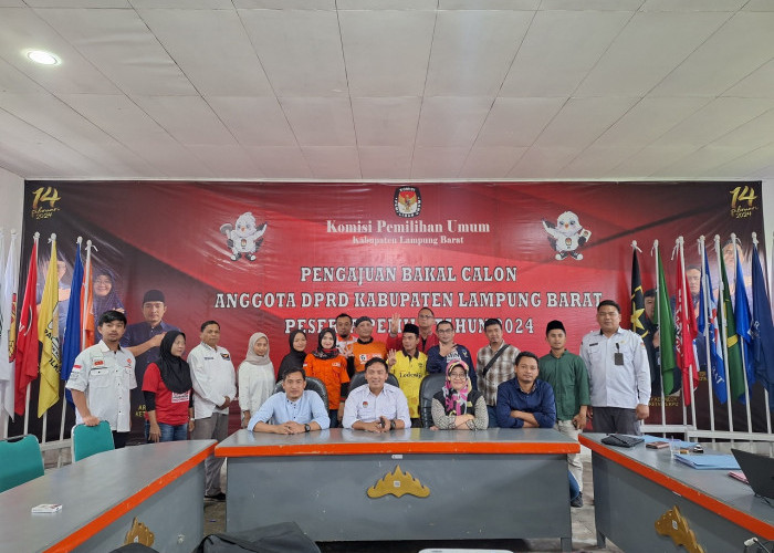15 Parpol Sampaikan LADK ke KPU Lampung Barat