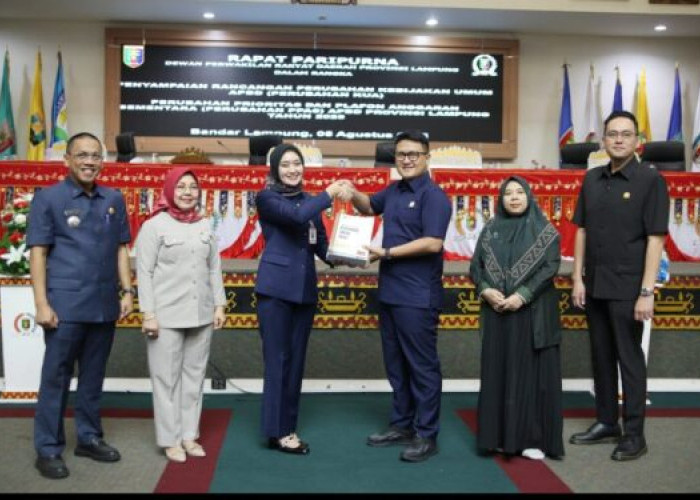 Paripurna : Pemprov Lampung Siapkan Langkah Anggaran Strategis Tingkatkan Pertumbuhan Ekonomi