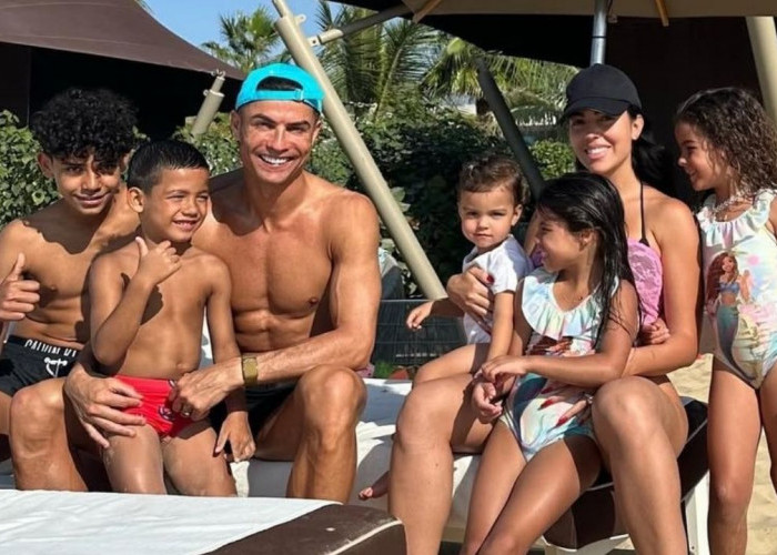 10 Seleb Dunia yang Menambah Momongan Lewat Ibu Pengganti