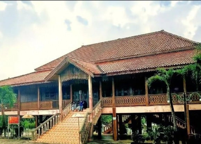 Mengenal Rumah Adat Nuwo Sesat di Lampung: Arsitektur, Fungsi, dan Nilai Sejarah
