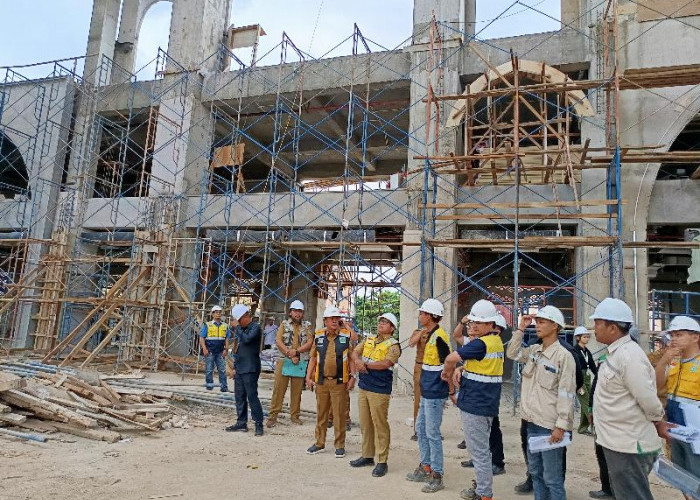 Pj Gubernur Lampung Tinjau Pembangunan Masjid Raya Al-Bakrie,Progres Pembangunan Sudah 70 Persen