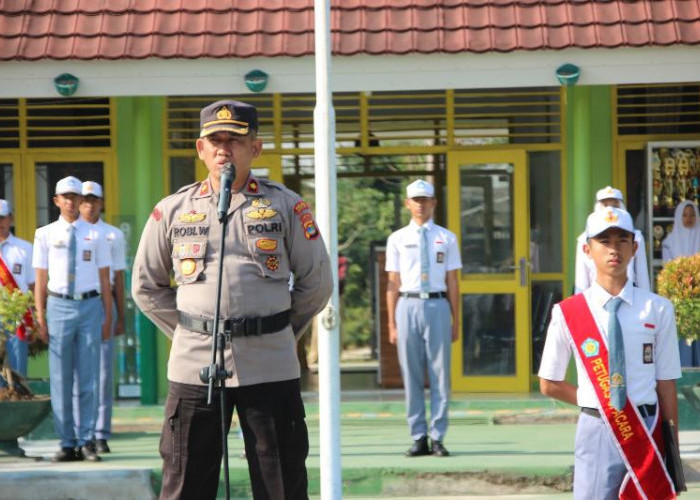 Wakapolres Lampung Barat Minta Siswa Jauhi Narkoba Hindari Kenakalan Remaja