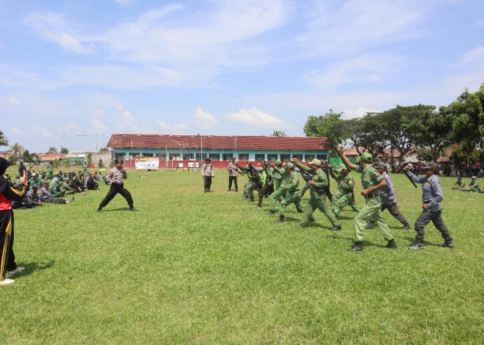 1080 Linmas Dapatkan Pembinaan Ketrampilan dan Kemampuan dari Polres Lamsel 