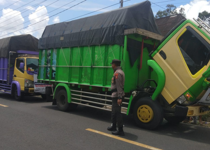 Padahal Anggaran Besar, Armada Logistik Pemilu di Lampung Barat Macet di Jalan