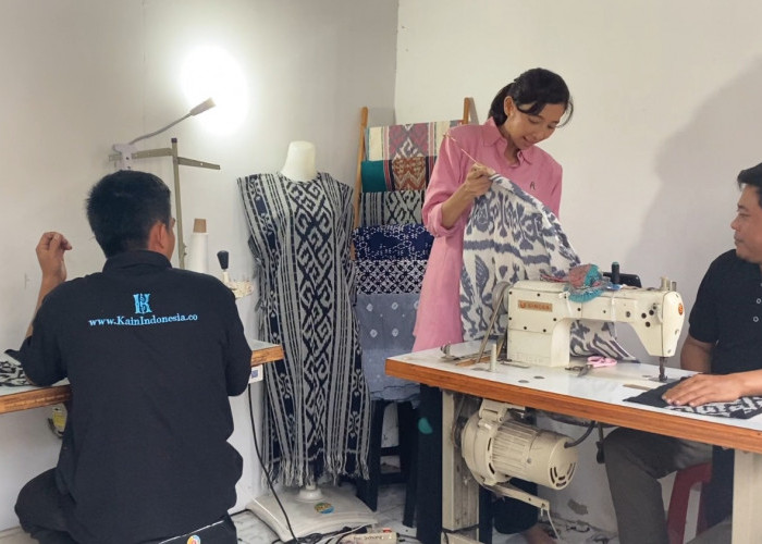 LinkUMKM BRI Dorong Perempuan UMKM Fesyen Naik Kelas Lewat Wastra Nusantara