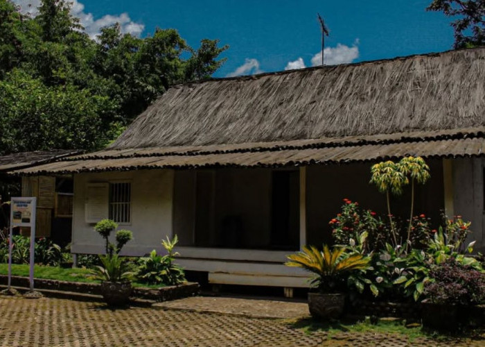 Mengenal Keunikan Rumah Adat Kampung Pulo dan Filosofi di Baliknya