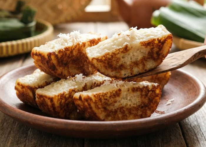 Kue Pancong, Jajanan Tradisional Gurih yang Tetap Eksis