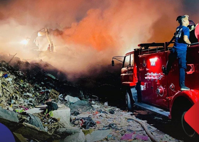Kebakaran di TPA Bakung Bandar Lampung, Petugas Masih Lakukan Pemadaman