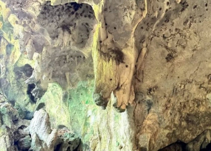 Jejak Spiritual Datuk Peut: Sang Pertapa di Goa Tapak Raja