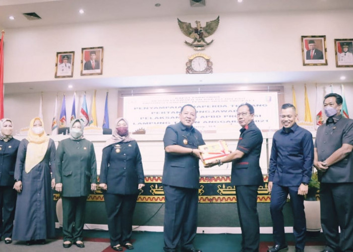 Arinal Djunaidi Mengikuti Rapat Paripurna DPRD Lampung Pembicaraan Tingkat I