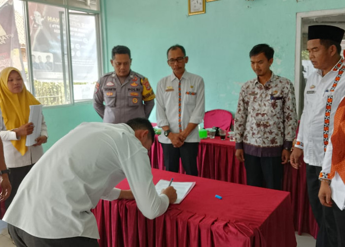 Camat Tati Pimpin Musyawarah Penetapan RKP 2024 Mekar Jaya