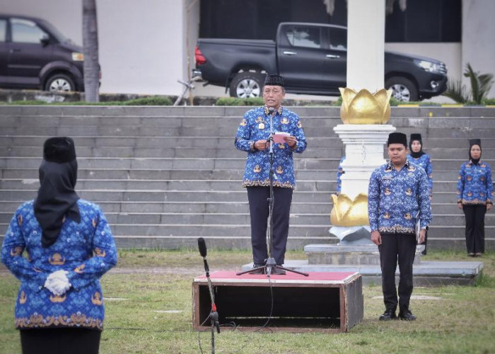 Staf Ahli Gubernur Pimpin Upacara Bulanan Pemprov Lampung dan Tekankan Pentingnya Literasi