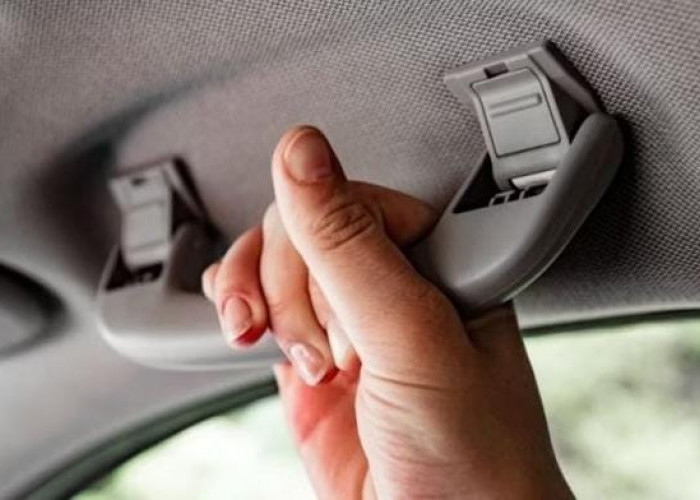Kenapa Mobil Baru Tidak Memiliki Handgrip pada Bagian Sopir? Ini Jawabanya