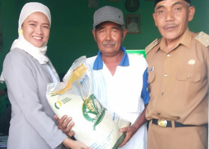 Pekon dan Kelurahan di Way Tenong Salurkan Bansos CPP Tahap ll  