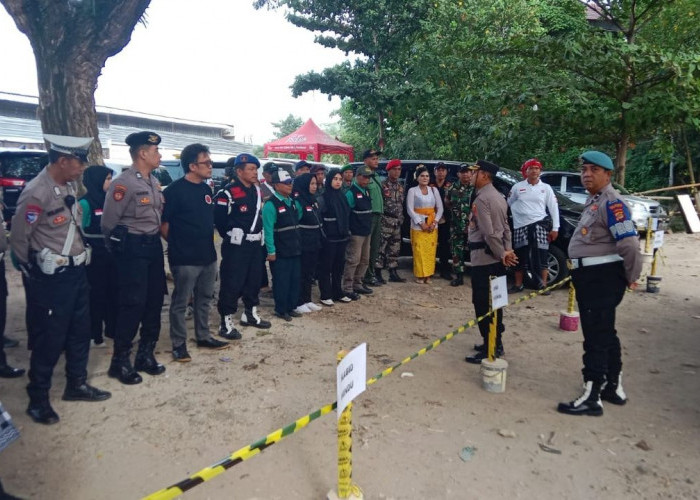 Polisi Amankan Perayaan Hari Raya Kuningan di Pura Jagat Kerthi Bhuana
