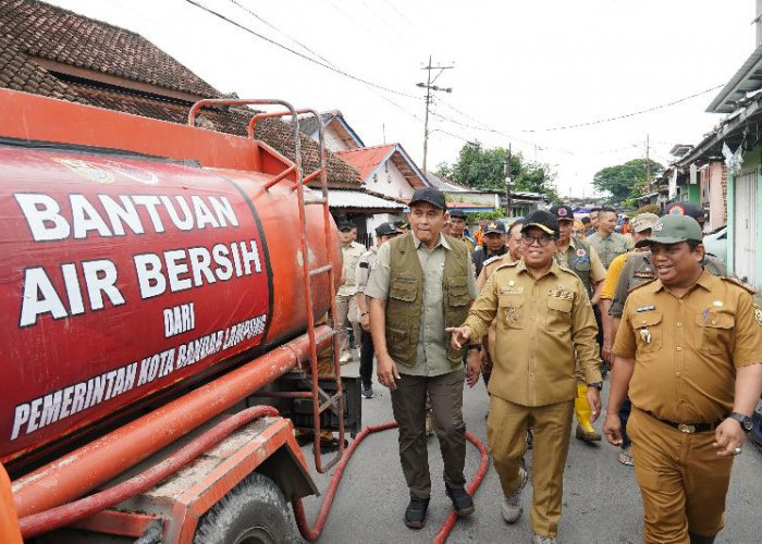 Tinjau Wilayah Terkena Banjir, Pj Gubernur Lampung Pastikan Penyaluran Bantuan Kepada Masyarakat Terdampak