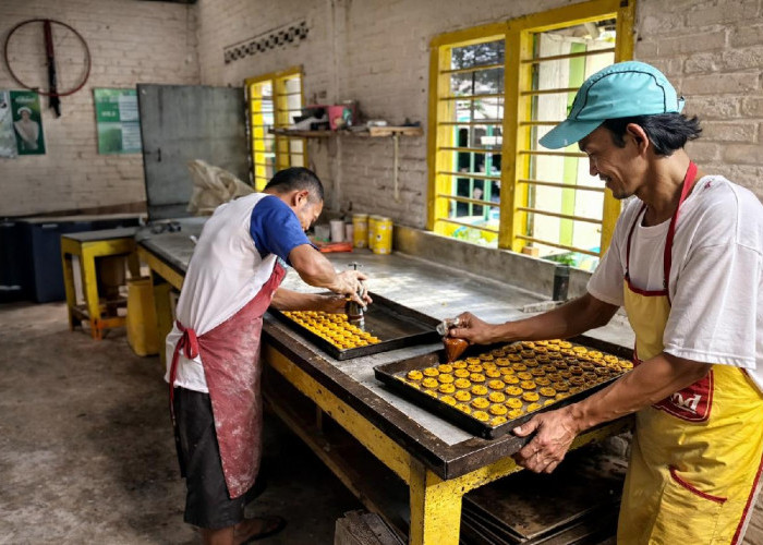 Dari Dapur Sederhana ke Pasar Lebih Luas: Kisah Yulianti Bangun UMKM Kue Bersama BRI