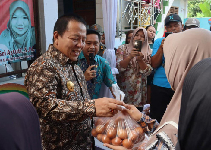 Gubernur Arinal Tinjau Pasar Murah Bersubsidi di Bandar Lampung