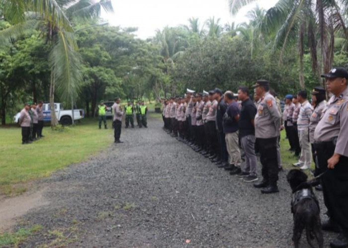 158 Personel Polres Lamsel Amankan Penetapan Pasangan Bupati dan Wakil Bupati Terpilih