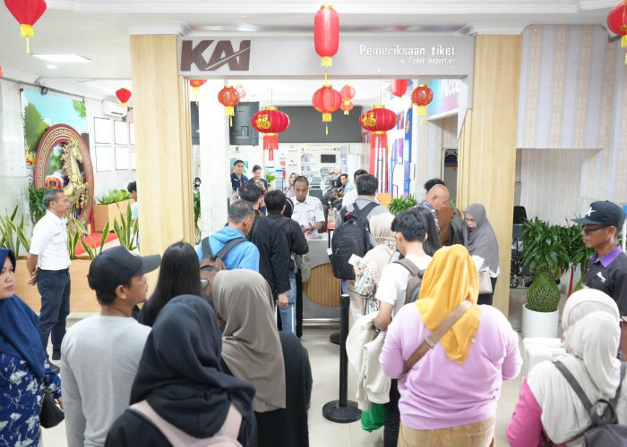 Lonjakan Penumpang Kereta Api di Divre IV Tanjung Karang Saat Long Weekend Imlek 2026