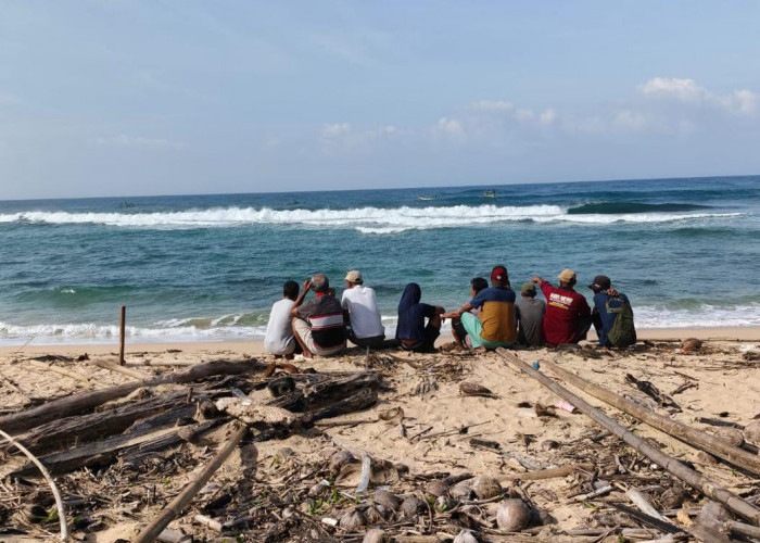 Dihantam Ombak Saat Melaut, Satu Nelayan Bangun Negara Belum Ditemukan