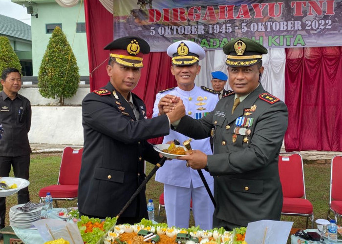 Hari Ulang Tahun TNI Ke- 77, Polres Lampura Berikan Kejutan