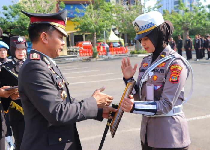 Sebanyak 17 Personil Berprestasi Terima Penghargaan dari Kapolresta Bandar Lampung