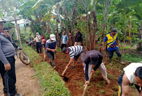 Manfaatkan Dana Desa, Kampung Menanga Jaya Bangun Jalan Sepanjang 1000 Meter