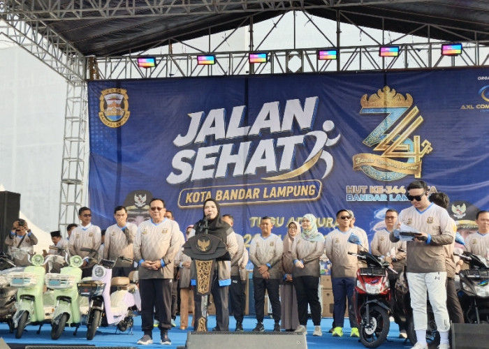 Ribuan Hadiah hingga Rumah Warnai Jalan Sehat HUT ke-344 Bandar Lampung