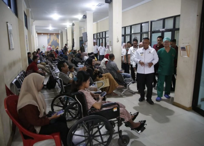 Bupati Lampung Selatan Sapa dan Beri Semangat Pasien RSUD Bob Bazar