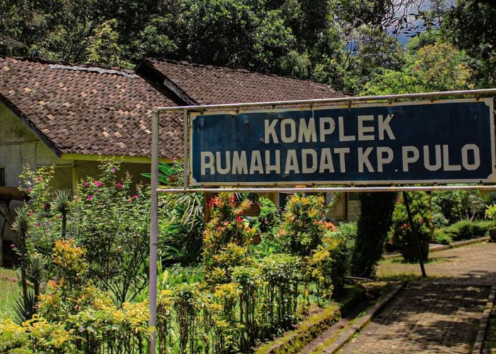 Menjelajah Kampung Adat Pulo Garut: Jejak Tradisi Sunda di Tengah Danau Cangkuang