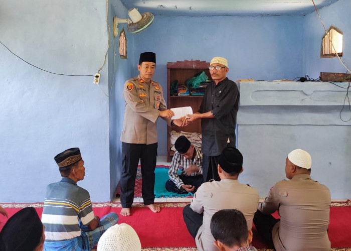 Polsek Bengkunat Gelar Jumat Keliling di Masjid Miftahul Jannah