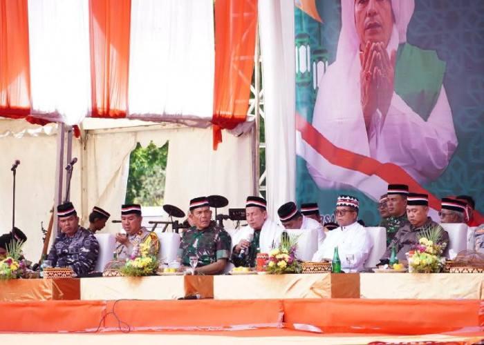 Pj Gubernur Samsudin Hadiri Lampung Bershalawat dan Doa Lintas Agama Pada Peringatan HUT TNI