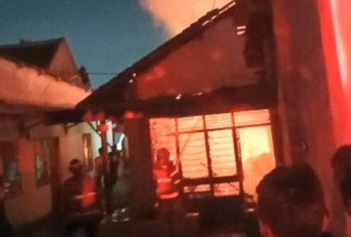 Satu Rumah di Kelurahan Sidodadi Ludes Terbakar
