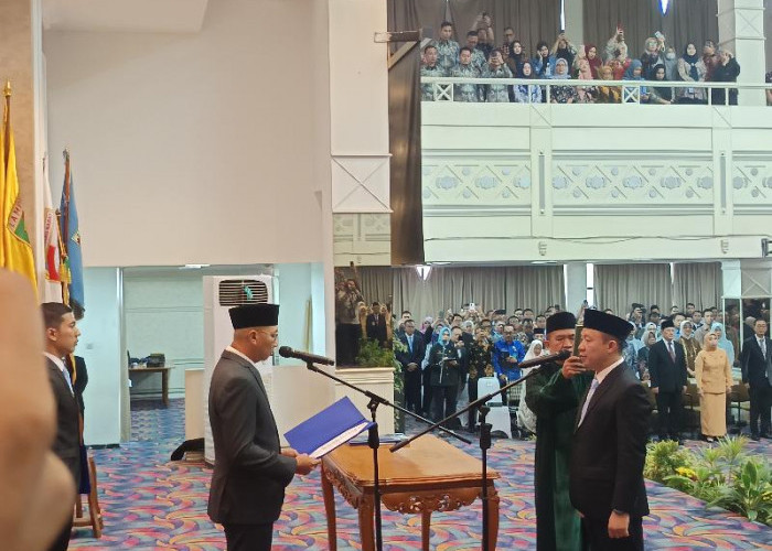 Lantik Marindo Sebagai Sekdaprov Lampung, Ini Pesan Gubernur Mirza