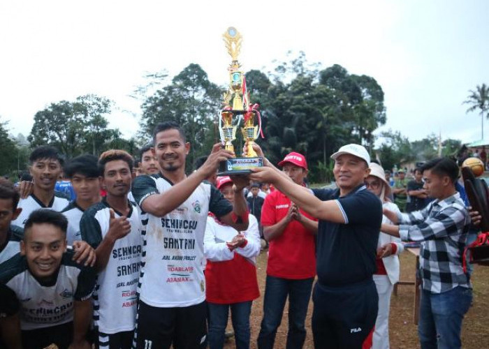 Ketua Koni Lambar Tutup Turnamen Portib Cup-9