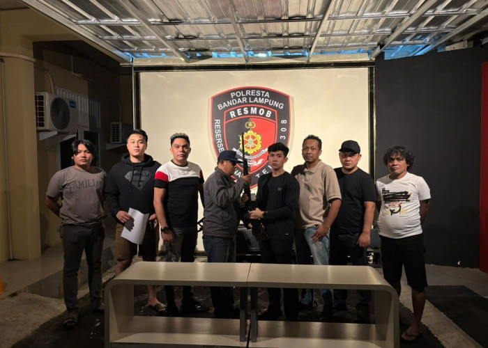 Warga Bandar Lampung Serahkan Dua Senjata Api Rakitan, Polisi Apresiasi Kesadaran Hukum