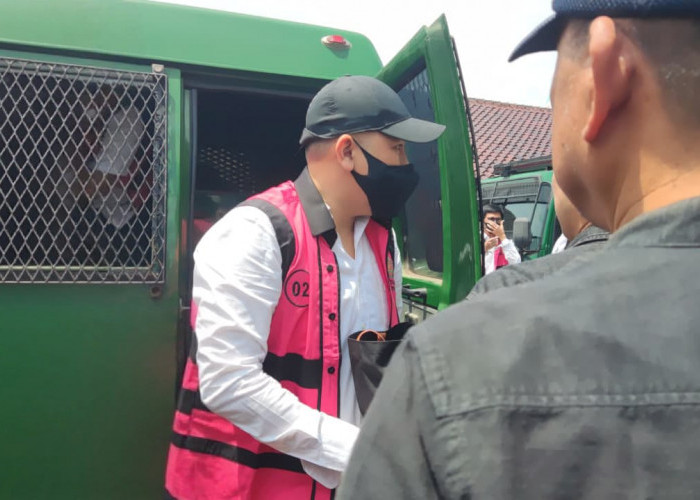 Mantan Bupati Pesawaran Dendi Ramadhona Jalani Sidang Perdana Kasus Korupsi SPAM