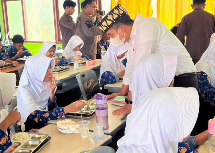 Bupati Egi dan Kajati Lampung Tinjau Program MBG di Natar, Pastikan Sesuai SOP dan Tepat Sasaran