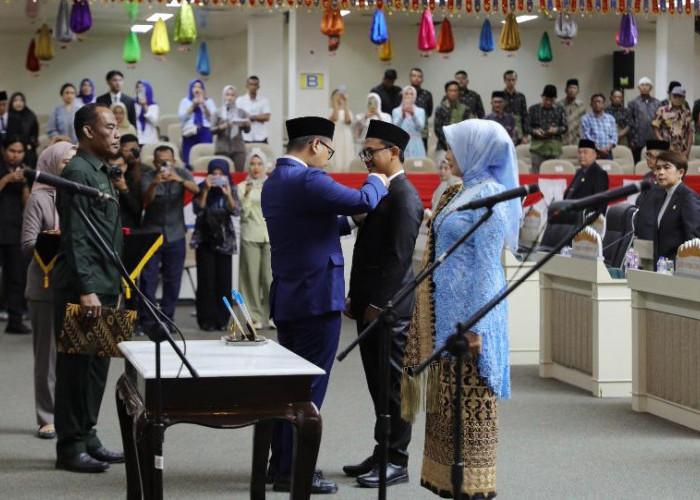 Abdul Aziz dan Imelda Dilantik Sebagai Anggota DPRD Lampung Lewat PAW