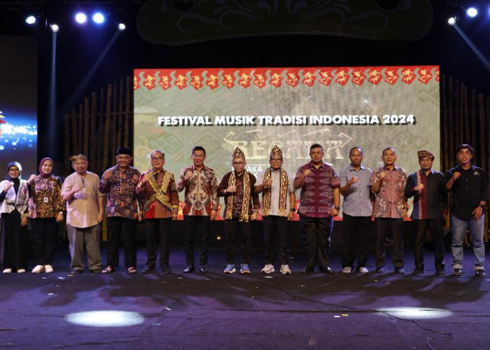 Pj Gubernur Samsudin Bersama Sekretaris Dirjen Kebudayaan Fitra Arda Buka Festival Musik Tradisi Indonesia