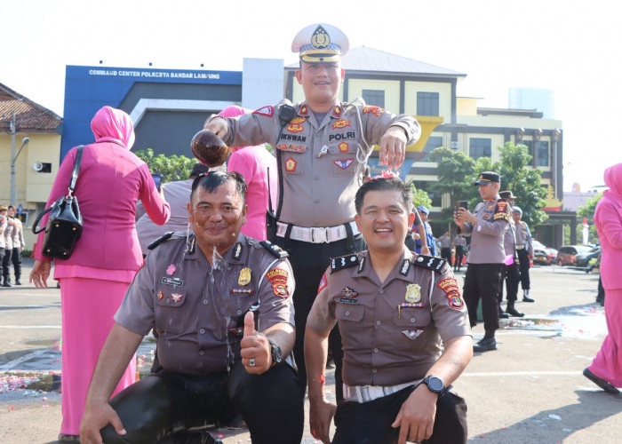 Kapolresta Bandar Lampung Pimpin Upacara Kenaikan Pangkat 47 Personel