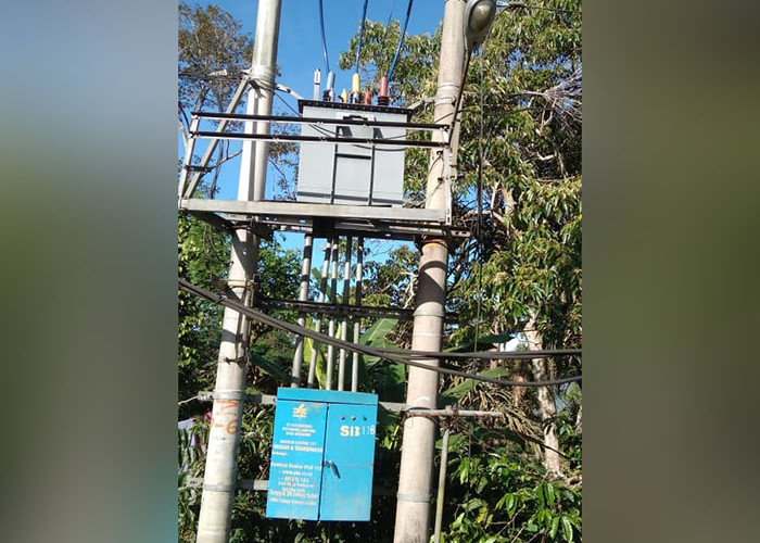 Maling Nekat Gondol Kabel Trafo Gardu Listrik Sedang Menyala di Pekon Sukapura 
