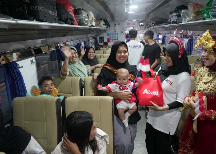 Perjalanan Makin Meriah, KAI Gelar Lomba Kemerdekaan dan Nyanyikan Indonesia Raya