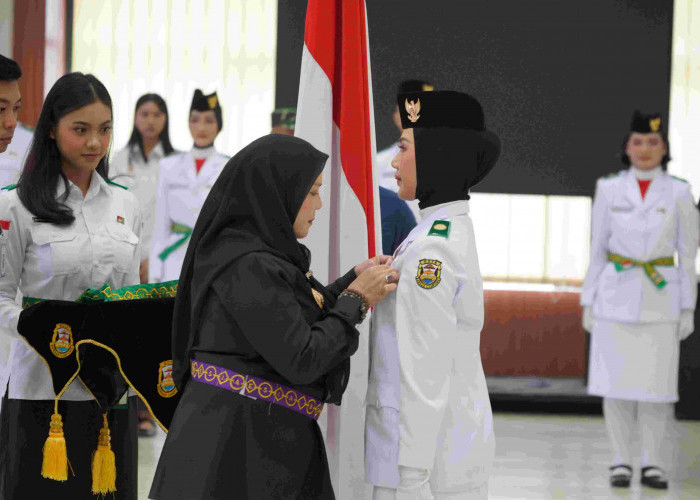 Eva Dwiana Kukuhkan 38 Paskibraka Bandar Lampung, Tekankan Tanggung Jawab dan Nasionalisme