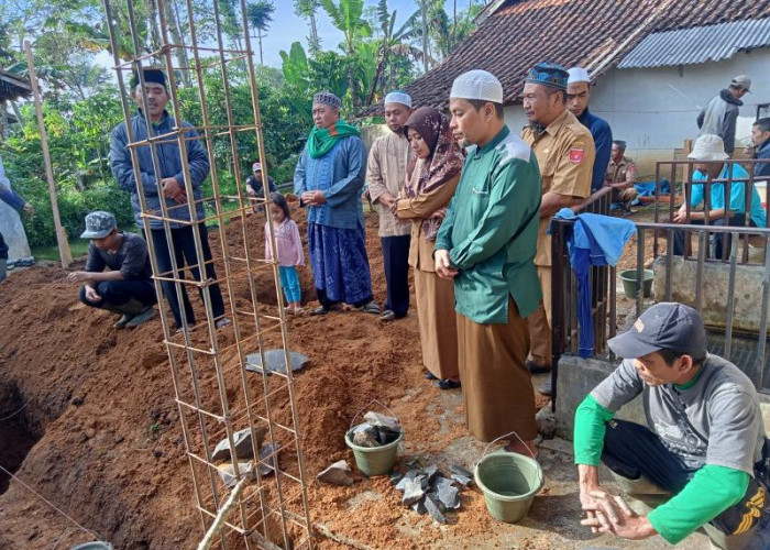 Peletakan Batu Pertama TPA Miftahul Khoir Pekon Tribudi Makmur Dihadiri Para Tokoh