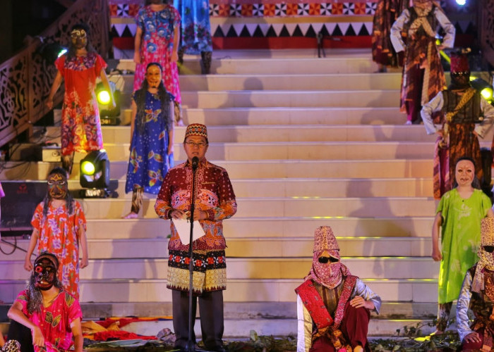 Pj. Bupati Lampung Barat Apresiasi Disporapar atas Suksesnya Festival Budaya Sekala Bekhak Ke 9 