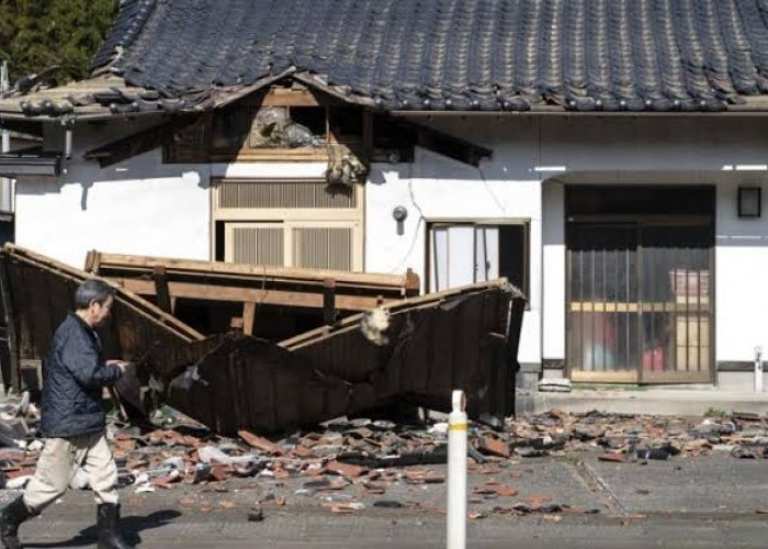48 Orang Meninggal Akibat Gempa dan Tsunami di Jepang - Pencarian Korban Selamat Terus Dilakukan